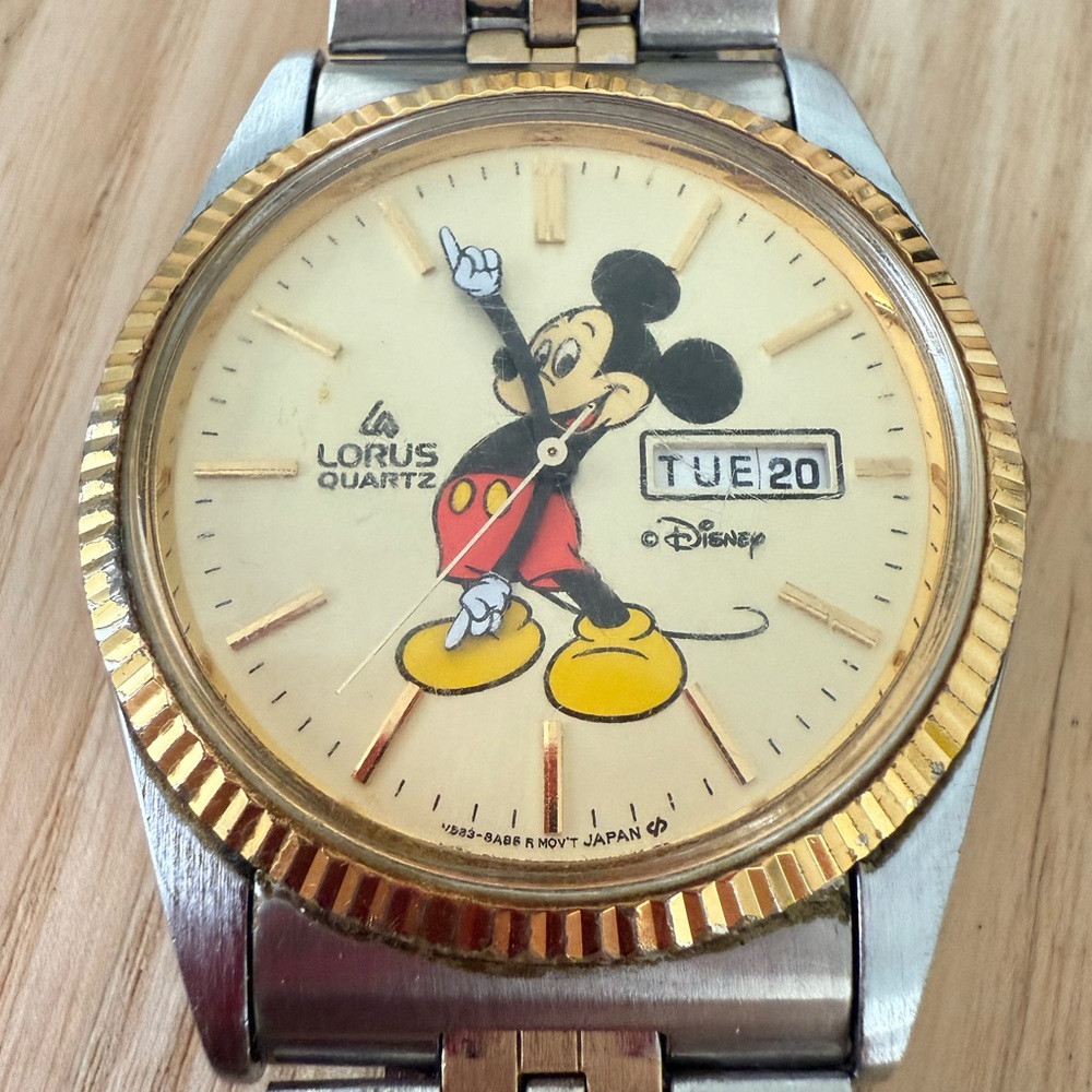 Vintage Lorus Mickey Mouse presidential style two toned dress watch NEW BATTERY